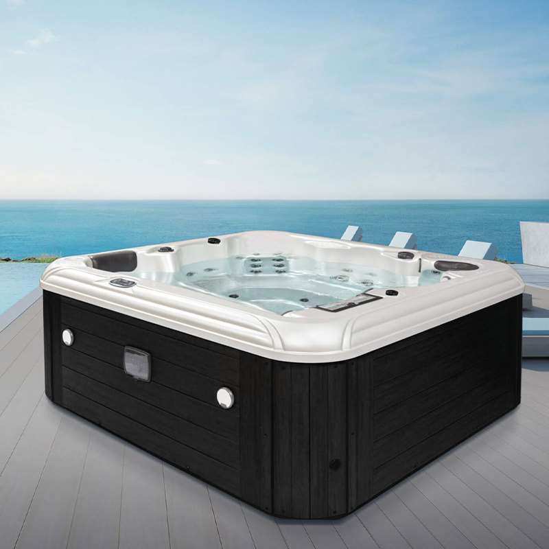 NorthFlo 751B Hot Tub (White / Charcoal)