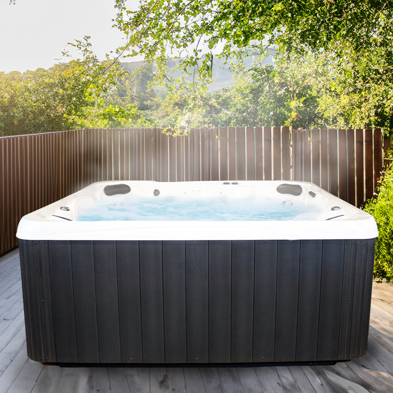 NorthFlo 735 Hot Tub (Alpine White / Charcoal)