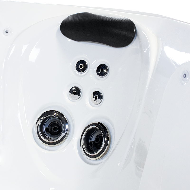 NorthFlo 735 Hot Tub (Alpine White / Charcoal)