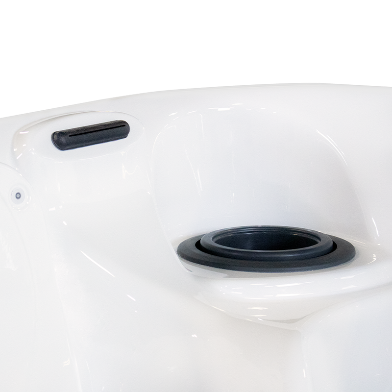 NorthFlo 735L Hot Tub (Alpine White / Charcoal)