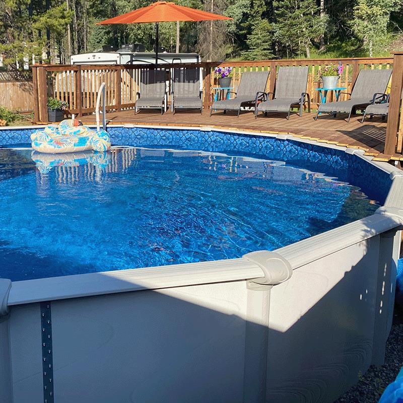 Toile à rabat Boulder Swirl ronde de 12 pieds pour piscine d'une hauteur de 48 ou 52 pouces