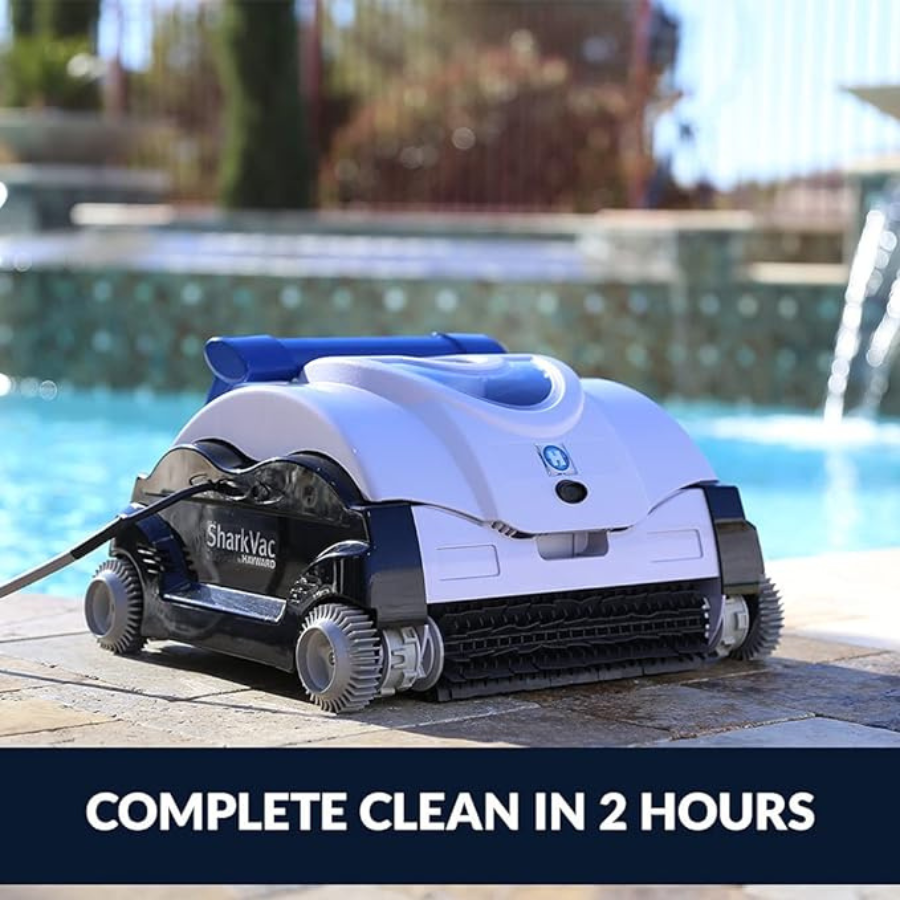 Nettoyeur électronique de piscine creusée SharkVac XL de Hayward avec chariot de transport