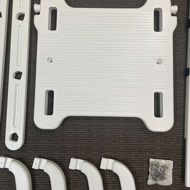 Boîte ouverte Échelle de 54 pouces à cadre en A pour piscine hors terre