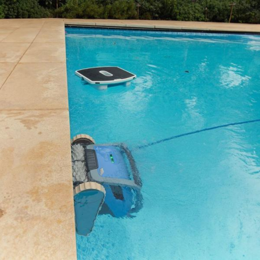 Open Box Dolphin Skimmi Solar Powered Robotic Pool Surface Skimmer (Refurbished)