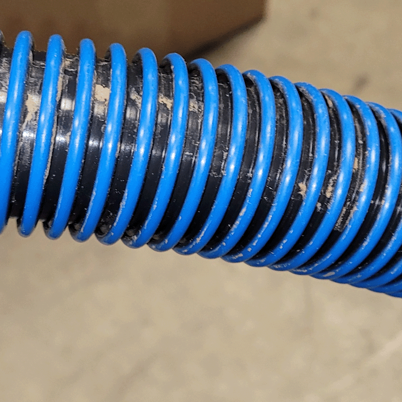 Boîte ouverte tuyau d'aspirateur Pool King de 21 pouces avec ouverture de 1,25 pouces pour piscine hors terre