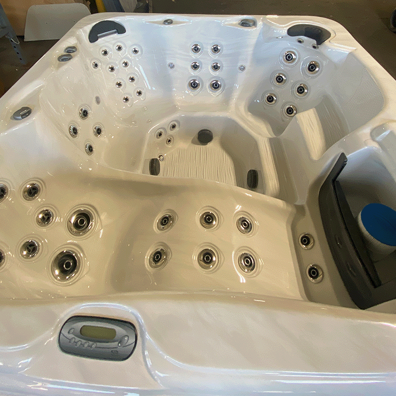 Open Box NorthFlo 751L Hot Tub (Silver Marble / Charcoal, Refurbished)