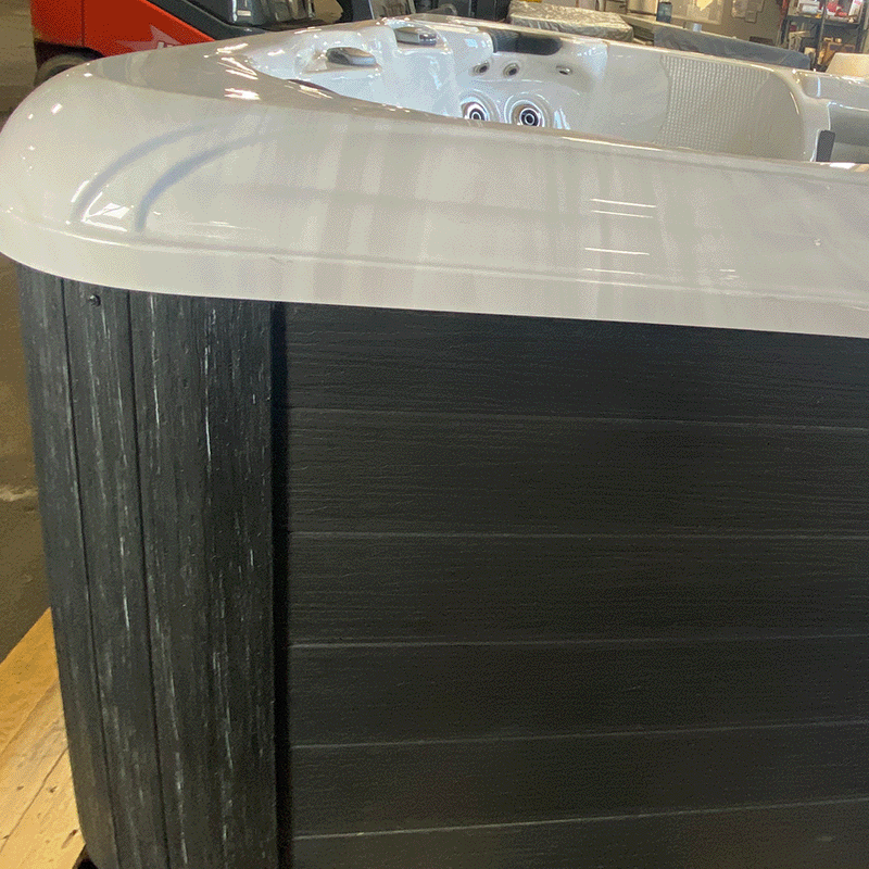 Open Box NorthFlo 751L Hot Tub (Silver Marble / Charcoal, Refurbished)