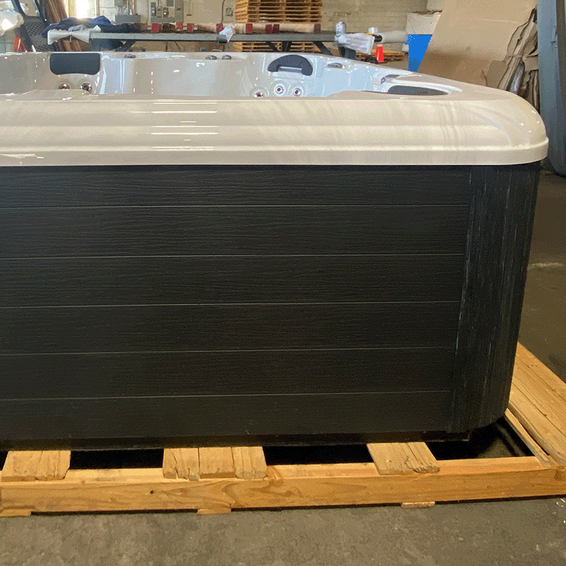 Open Box NorthFlo 751L Hot Tub (Silver Marble / Charcoal, Refurbished)