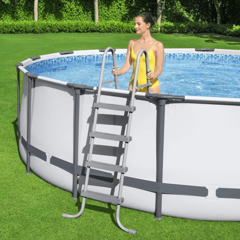 Open Box Ensemble complet de piscine hors terre ronde de 18 pieds et 48 pouces de haut Bestway Steel Pro Max avec pompe, filtre, et couverture