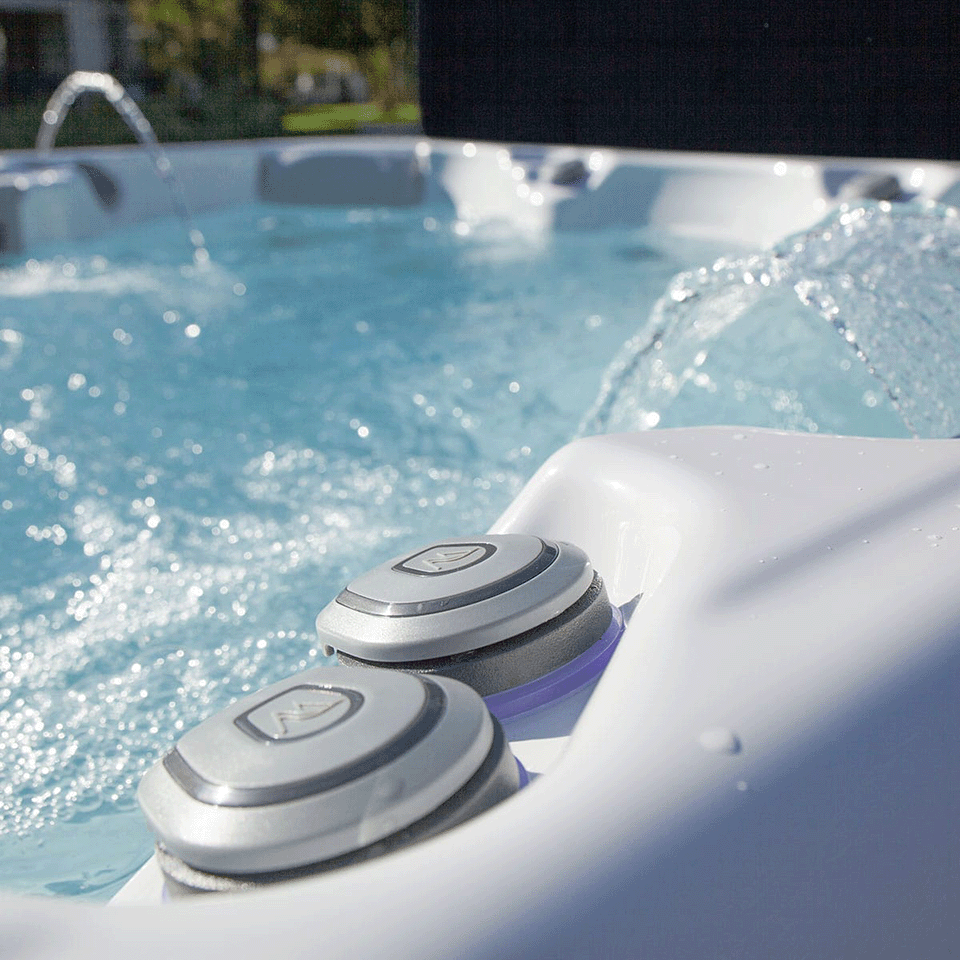 Wellis Lima 7 Person Hydrotherapy Hot Tub (Silver / Grey)