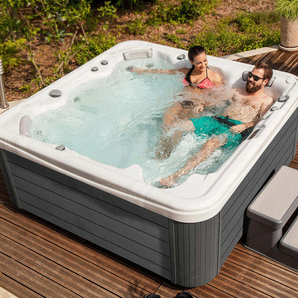 Wellis Milano 4 Person Plug N Play Hot Tub (Silver / Grey)