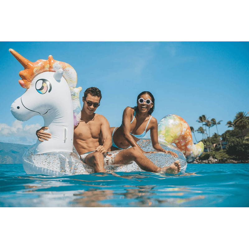 Flotteur licorne scintillant pour 3 personnes Pool Candy Giant