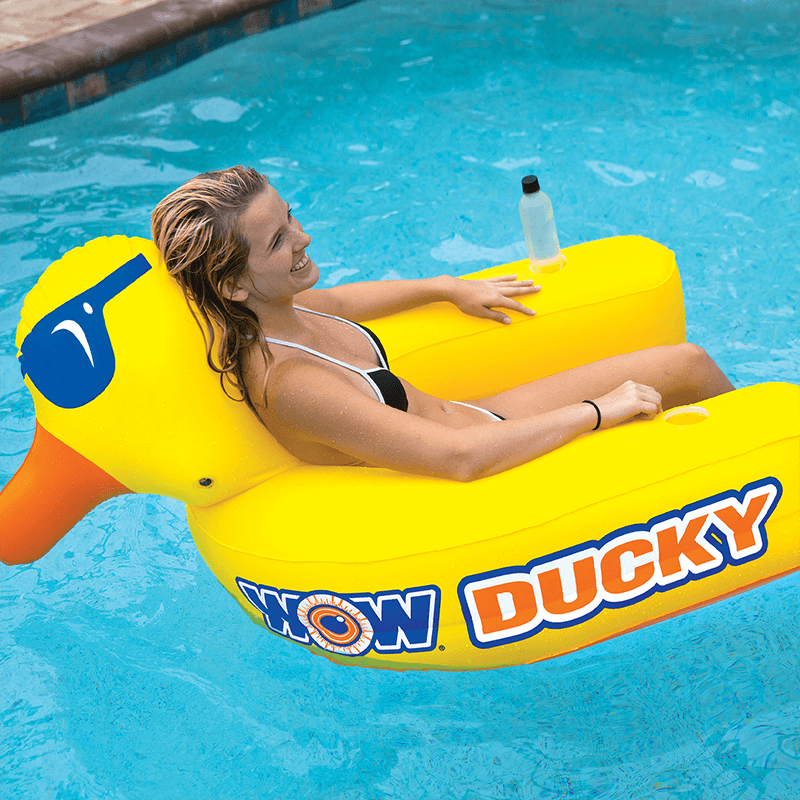 WOW Ducky Pool Lounge