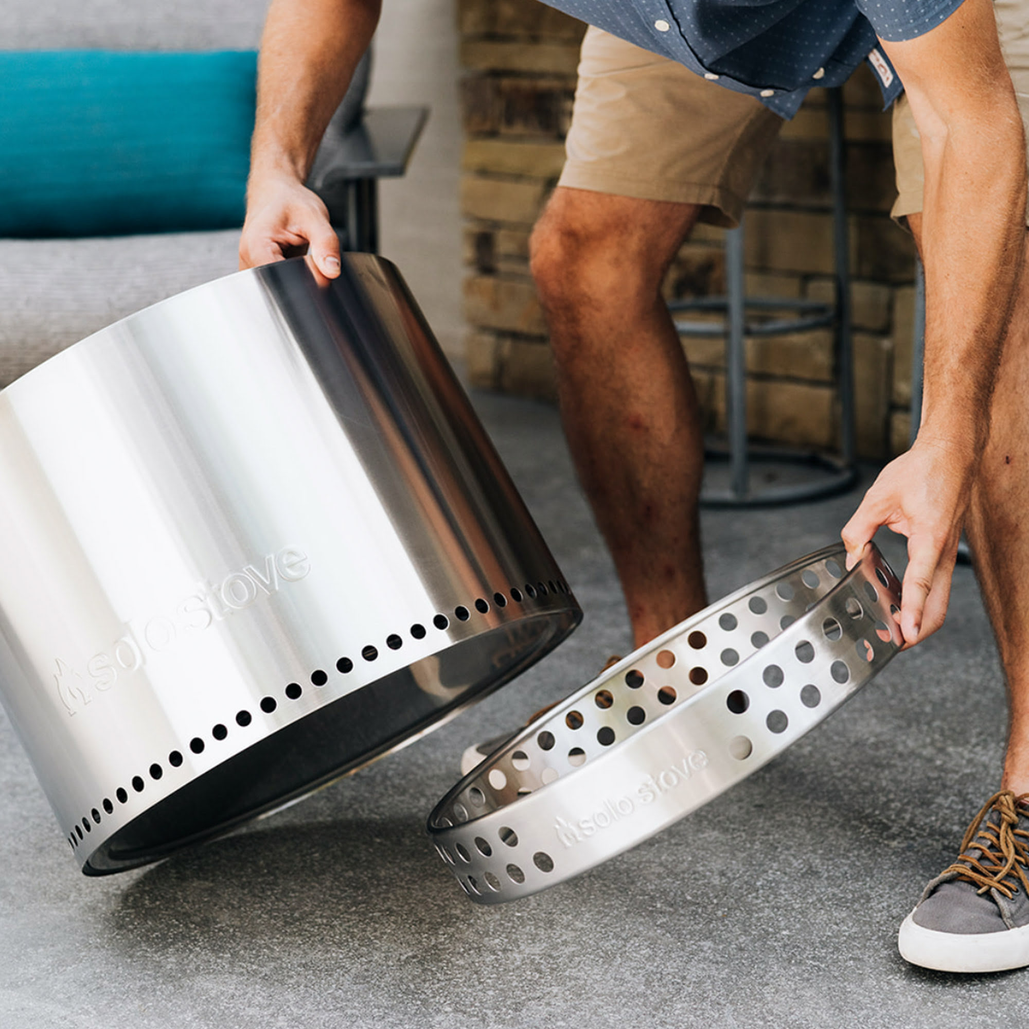 Discontinued Solo Stove 19.5 Inch Bonfire Fire Pit Bundle (With Stand, Spark Shield and Storage Bag)