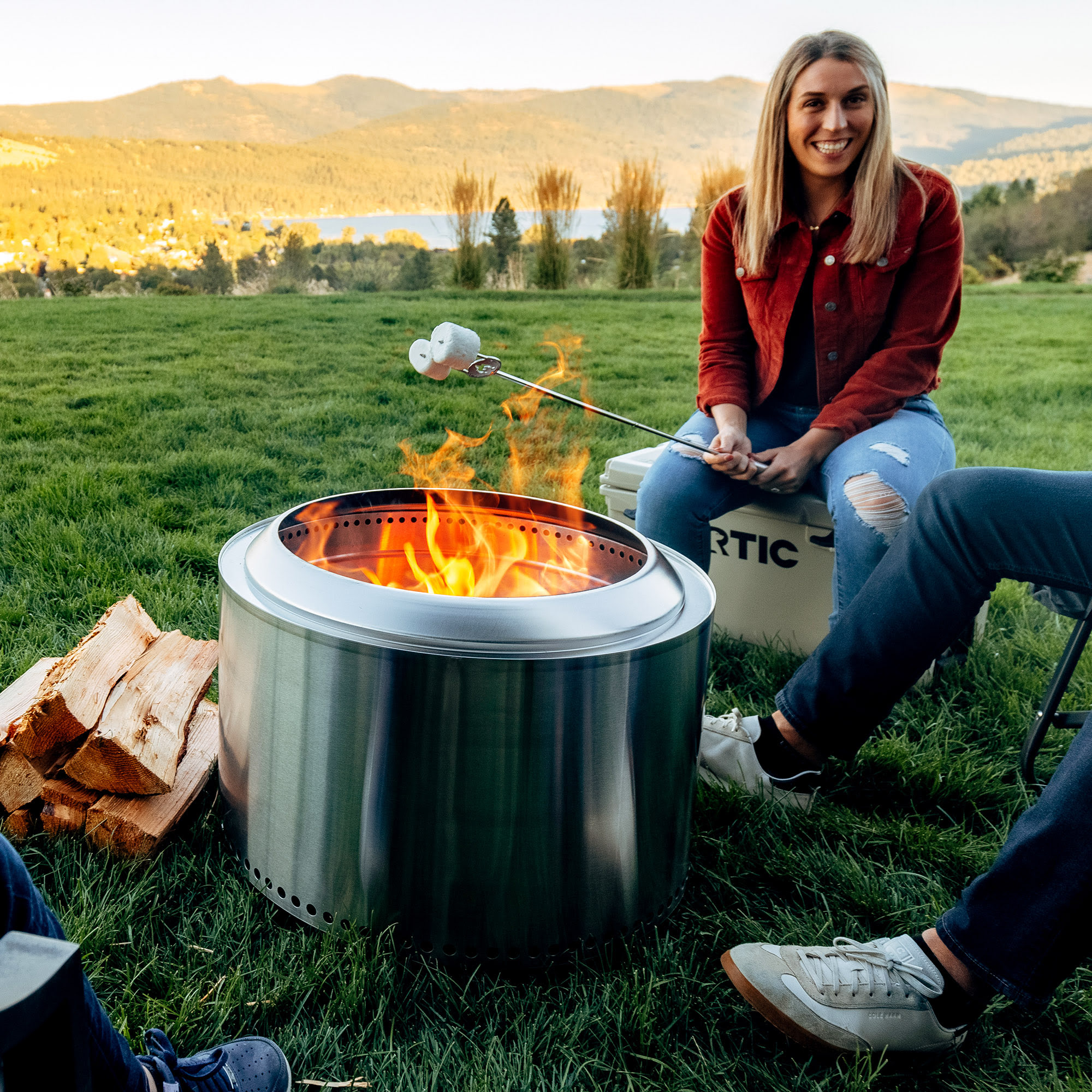 Solo Stove 27 Inch Yukon Fire Pit Bundle (With Stand, Spark Shield and Storage Bag)