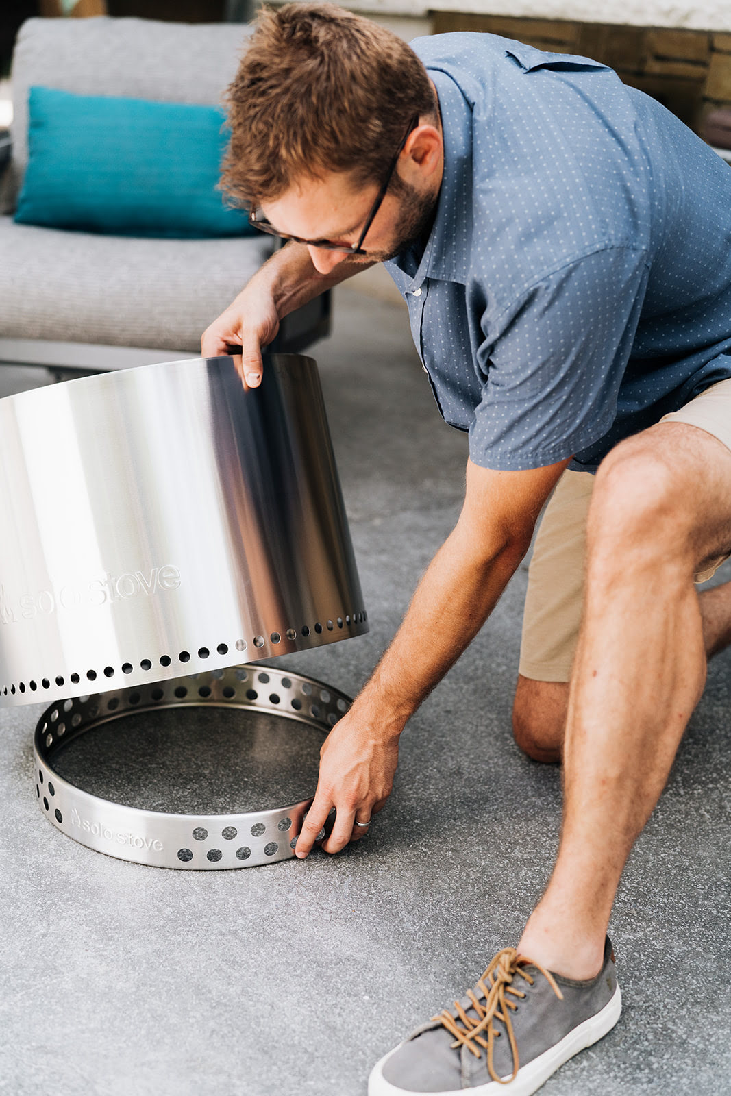 Discontinued Solo Stove 19.5 Inch Bonfire Fire Pit Bundle (With Stand, Spark Shield and Storage Bag)