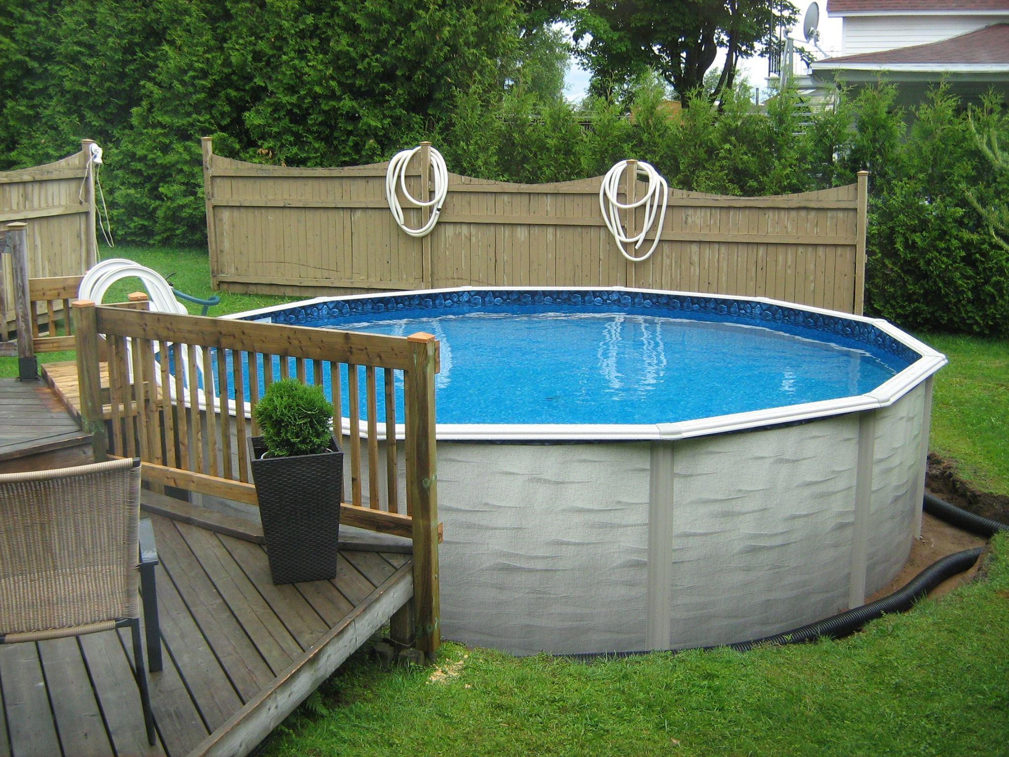 Open Box Evolution 12 ft Round Above Ground Pool with Liner and Skimmer