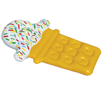 Chaise longue flottante en forme de crème glacée